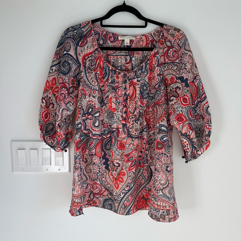 Banana Republic Top Womens S Silk Paisley Puff Sleeve Henley Blouse Scoop Neck